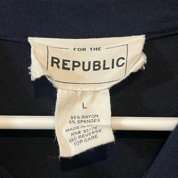 Republic Womens navy blue long sleeve flowy top with long skirt in back size LG - Picture 3 of 3